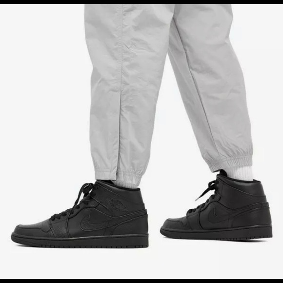 Nike Air Jordan 1 Mid Triple Black 554724-091 Men's Sizes - Picture 8 of 8